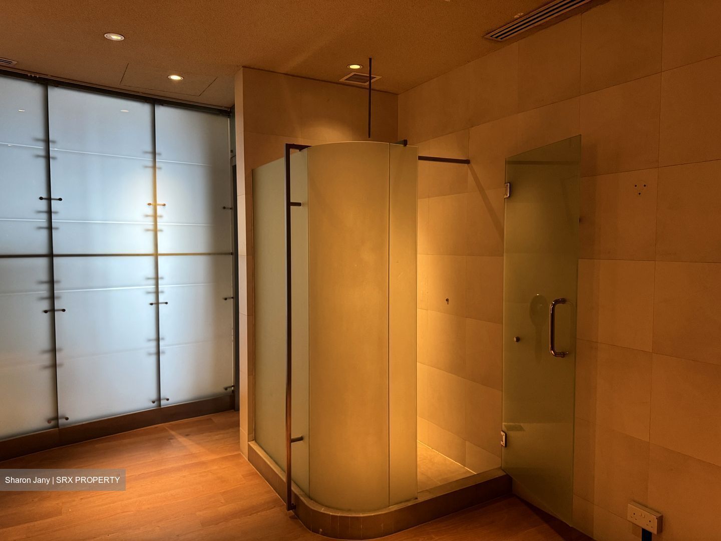M Hotel (D2), Retail #554378221